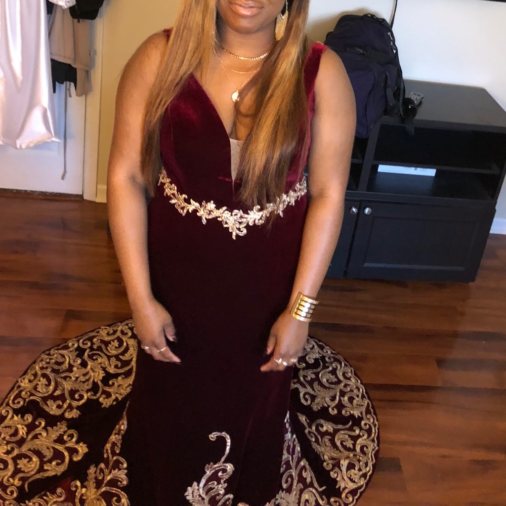 Beautiful Prom Dress - Picture 3 of 6